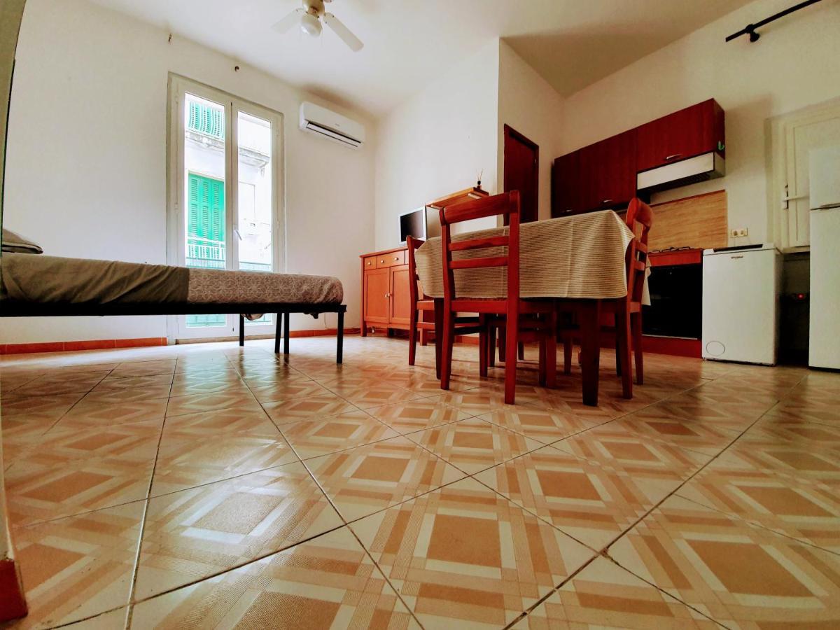 Appartamentino Nel Chiasso Монополи Экстерьер фото